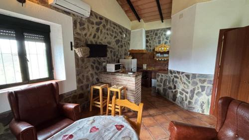 Fuentes de Leon Ski Chalet | Casas Rurales Los Llanos