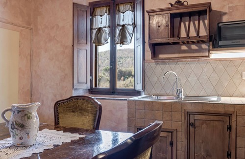Palazzina Apartment | Casciano Apartment in a Historic Estate near Siena with swimming pool