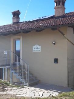 Murazzano House | CASCINA BINELLO appartamenti A & B