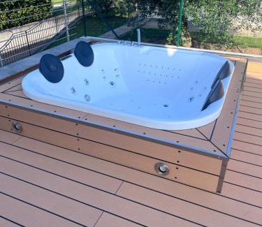 Dubino House | Case vacanza Colombaio con idromassaggio a 10 min dal lago di Como