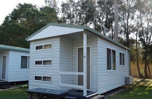 Sunshine Bay Resort | Caseys Beach Holiday Park