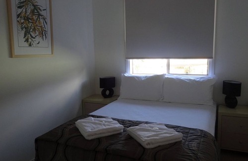 Sunshine Bay Resort | Caseys Beach Holiday Park
