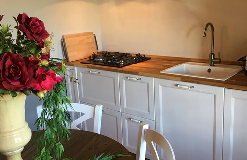 Montefiascone House | Casina Marco Polo. Elegant depandace, two rooms plus, with private patio