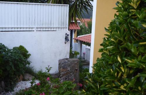 Sintra House | Casinha Amarela