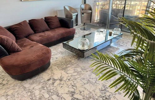 Casino - Boulingrins Apartment | Casino Square Apartment with F1-view