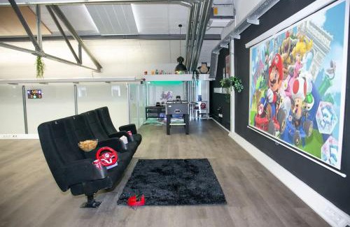 Hoehr-Grenzhausen House | Casino Whirlpool-Sauna-Kino-Indoor Basketball