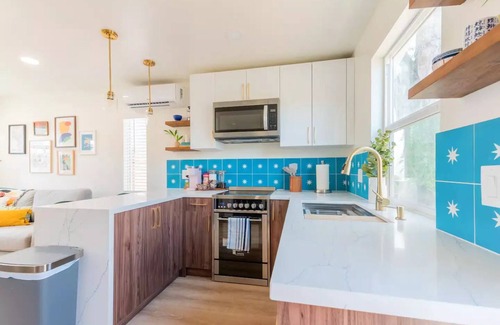 San Diego House | Casita Amarilla, Unique Tiny Home near Downtown SD w/Private yard