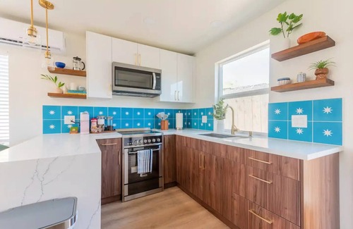 San Diego House | Casita Amarilla, Unique Tiny Home near Downtown SD w/Private yard