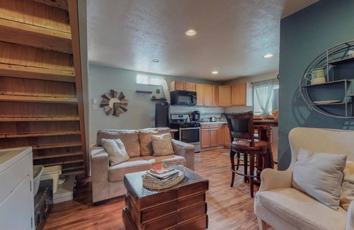 Northeast Heights House | Casita Bella, Near I-40/I-25 City Center