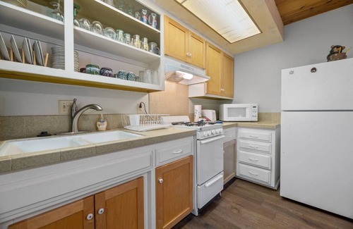 Big Bear City Cabin | Casita Big Bear, wooded lot!