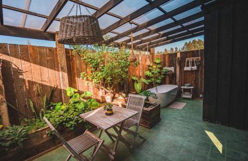 Pichilemu Villa | Casita boutique con tina exterior