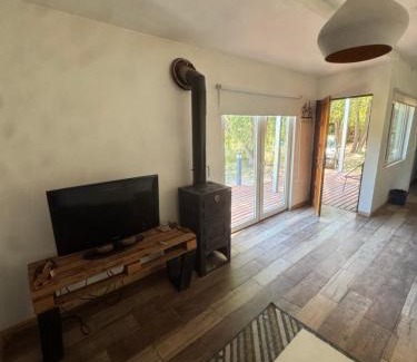Province of Rio Negro Ski Chalet | Casita Container al rio y a 30 min del Mar!