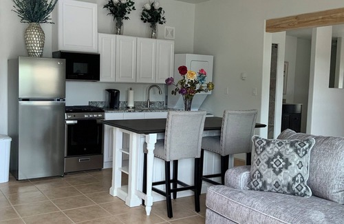 Agua Fria Apartment | Casita de Santa Fe - Modern 1 Bedroom Apt. nestled in Santa Fe Hillside