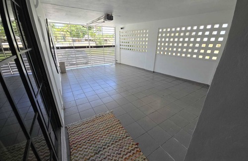 Caimito Apartment | Casita Encanto 2 bd 1 bth centric apt w/1 car garage 10 mins to airport/beaches