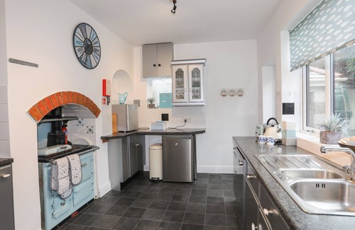 Benllech Cottage | CASITA, pet friendly, with open fire in Benllech