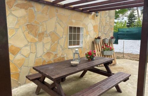 La Torre de Claramunt House | Casita rural con piscina