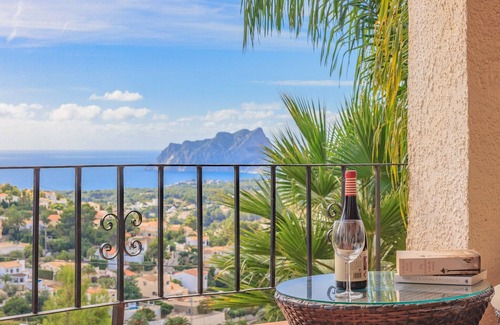 Fustera Villa | Casita Travel | Villa La Risa