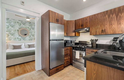 St. Augustine Apartment | Casita Tropical l Walk to DT l Mins to Beach
