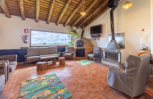 Santo Tome del Puerto House | Casitas Granja El Enebral