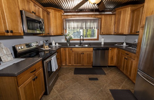 Confluence Cabin | Casselman Cabin Retreat