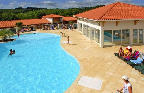Cassen House | Cassen Holiday House with Pool