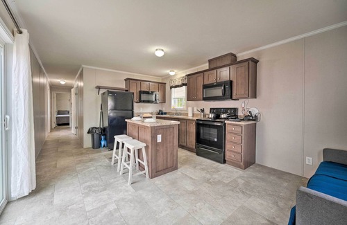 Cassopolis Cabin | Cassopolis Cabin, Private Deck & Lake Access!