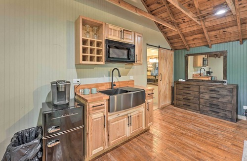 Cassopolis Apartment | Cassopolis 'The Cabin' Retreat: Lake Access!