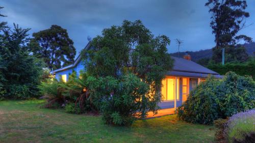 Dover House | Castaway Cottage