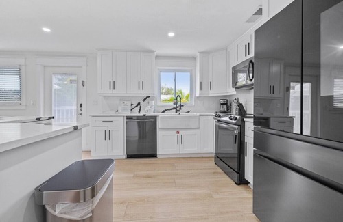 Anna Maria House | Castaway Cove - Short stays! AMI gem!