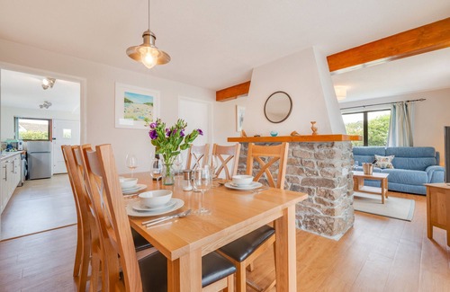 St Merryn House | Castaways - Three Bedroom House, Sleeps 6