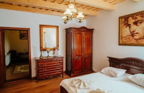 Ogra House | Castel Haller