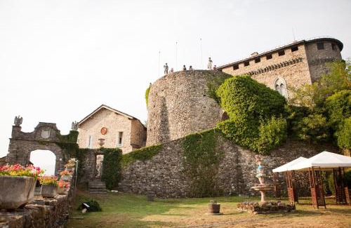 Compiano Hotel | Castello Di Compiano Hotel Relais Museum