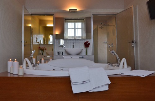 Montaldo Torinese Hotel | Castello di Montaldo Torino