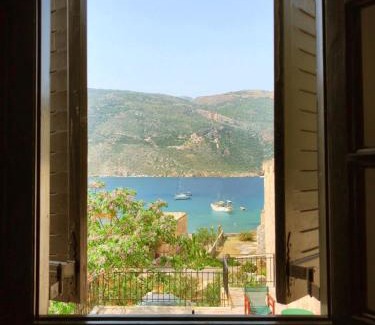Omales House | Castello