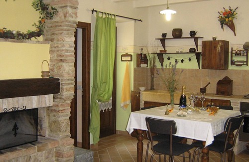 Cagli Apartment | CASTELLONESTO-IRIS-studio