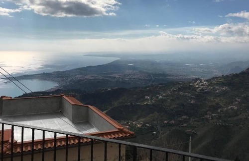 Castelmola Apartment | Castelmola Holiday House