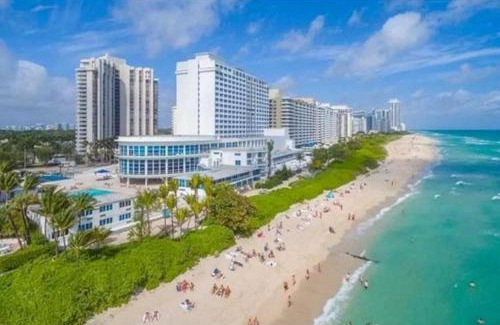 Mid Beach Apartment | Castle Beach Club Apartments