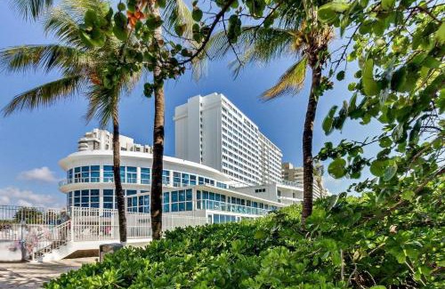 Mid Beach Apartment | Castle Beach Club Apartments