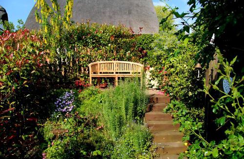 Kenilworth House | Castle Hill Cottage on a Scheduled Monument