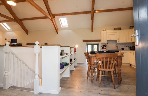 Newport Cottage | CASTLE MILL, pet friendly, with a garden in Newport, Pembrokeshire