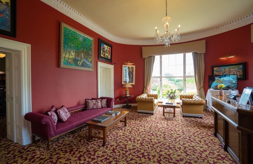 Chapel Hill Hotel | Castle Oaks House Hotel