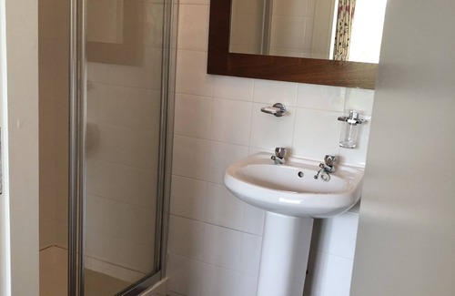 Chapel Hill Hotel | Castle Oaks House Hotel