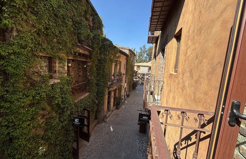Santeagueda Apartment | Castle of Carlo – Charlemagne II Apartment
