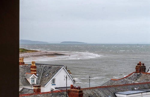 Deganwy Cottage | Castle Penthouse - One Bedroom Cottage, Sleeps 2