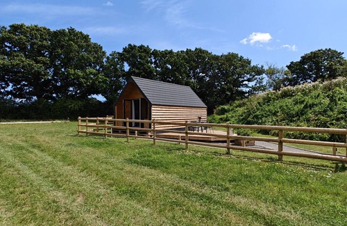 Upper Dicker House | Castle Rock Cabin - One Bedroom House, Sleeps 2