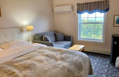 Ingonish Beach Hotel | Castle Rock Country Inn