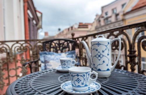 Old Town Apartment | Castle Street Retreat, 19
