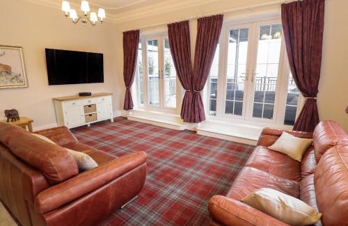 Nettleton House | Castle Top Haven
