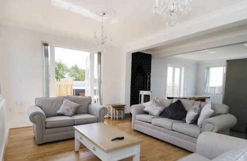 Nettleton House | Castle Top - Retreat