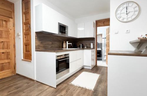 Cierny Balog Apartment | Castle View Retreat Breakfast available